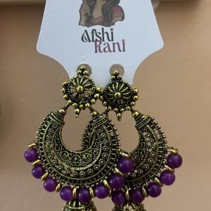 Boucle d’oreille violette